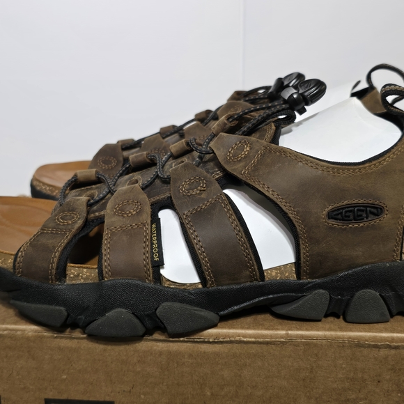Keen Men's Dark Brown Leather Sandals - Picture 5 of 12